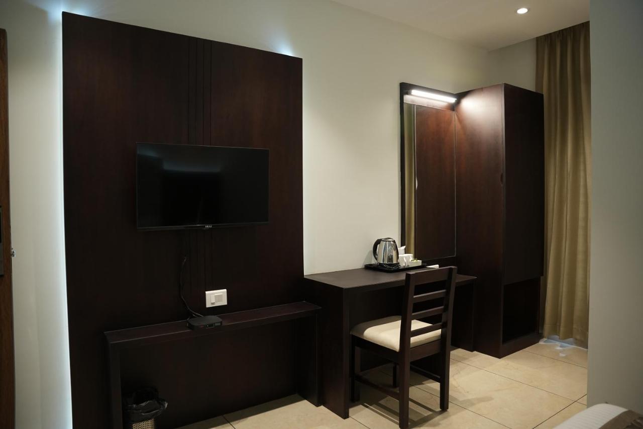 Hotel Sulu Residency à Kochi Extérieur photo