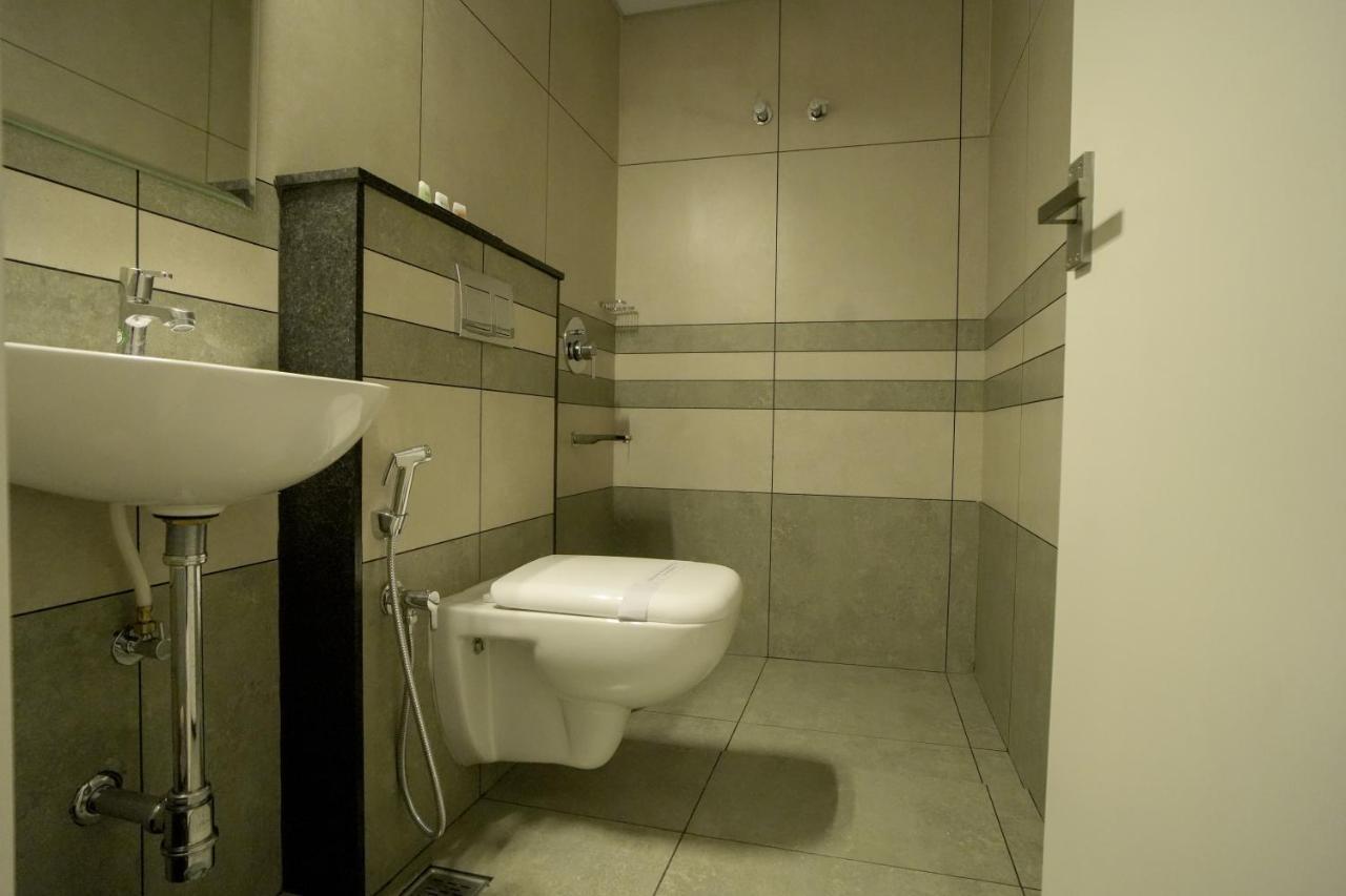 Hotel Sulu Residency à Kochi Extérieur photo