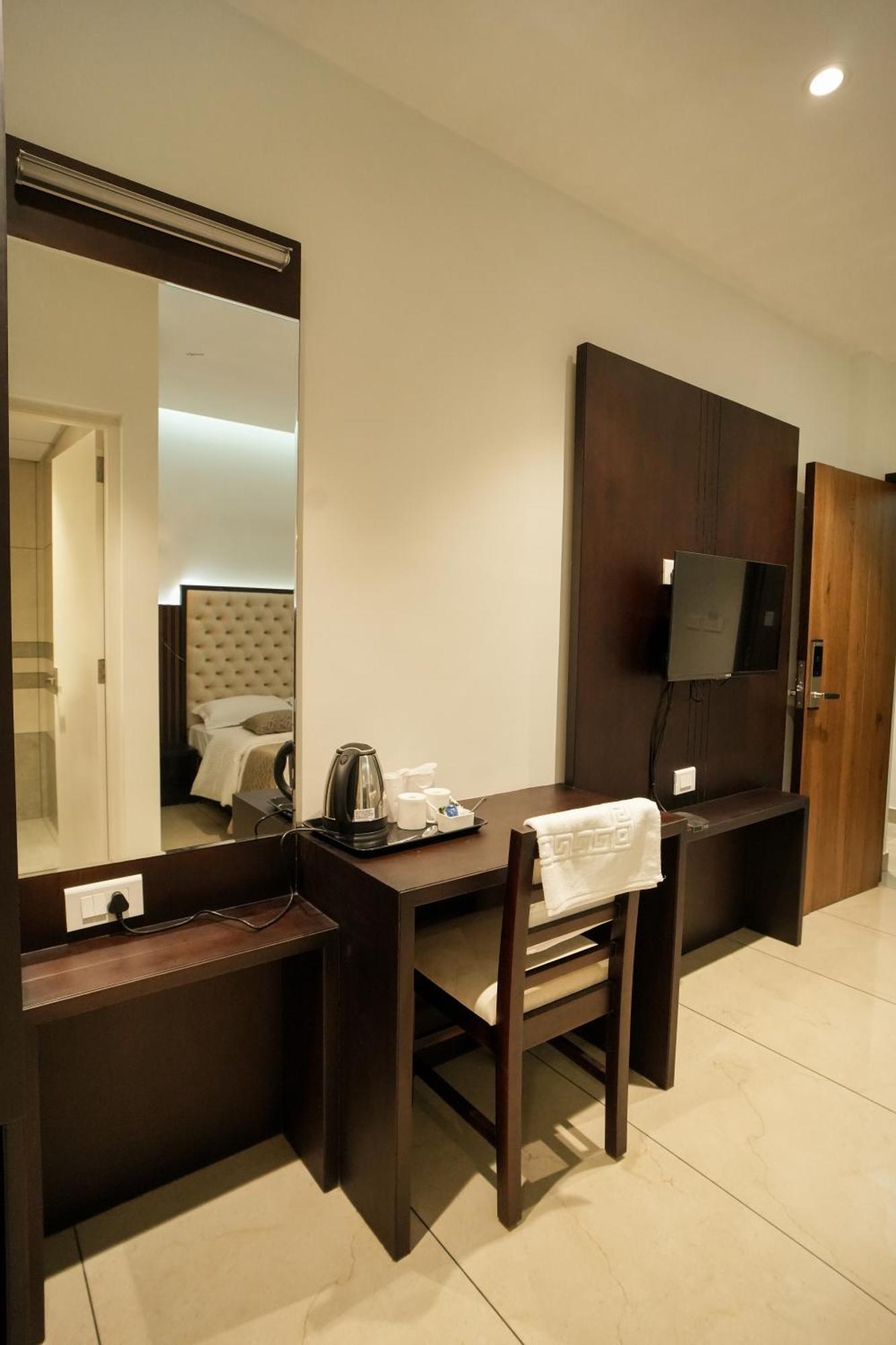 Hotel Sulu Residency à Kochi Extérieur photo
